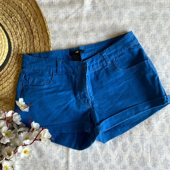 H&M electric blue shorts - Picture 1 of 5